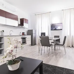  Apartment Hemeras Boutique Homes - City Center Design Flats